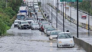 Lluvia intensa deja inundaciones, árboles caídos y caos vial en Puebla capital y zona metropolitana