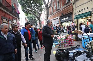 Supervisa Segom reordenamiento del comercio ambulante en el Centro Histórico de Puebla