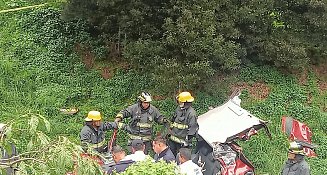 Hombre queda prensado tras volcadura en Periférico Ecológico
