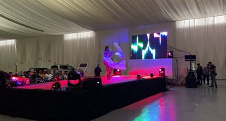 Desafía Contla a prohibición contra giros negros, ofrece show para caballeros 