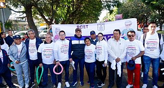 Jubilados de Tlaxcala participan en caminata por el bienestar físico