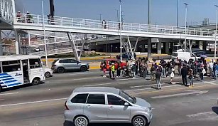 Reinstalarán paso peatonal en la Vía Atlixcáyotl tras protesta de estudiantes