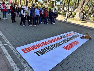 Rechazan nombramiento en Departamento de Educación Indígena; trabajadores toman SEPE