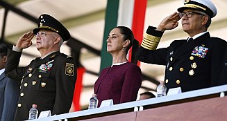 Sheinbaum reafirma la soberanía de México en la ceremonia del Día de la Bandera