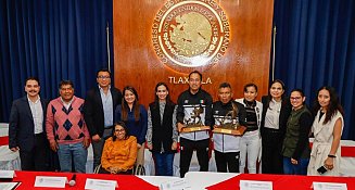 Congreso de Tlaxcala honra al atleta paralímpico Leonardo Pérez y su entrenador