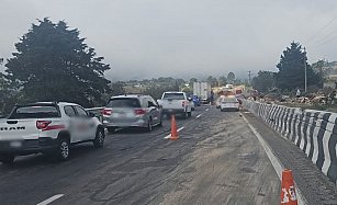 Volcadura de tráiler en la Puebla-Orizaba causa cierre parcial