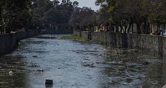 Denuncian en Tizatlán vertido tóxico al río Zahuapan sin respuesta