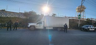 La SSCYPC de Cuautlancingo aseguró una camioneta en aparente abandono y una motocicleta con reporte de robo 