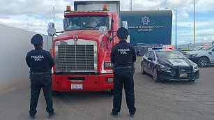 Policía de Coronango recupera tráiler robado en el EdoMex