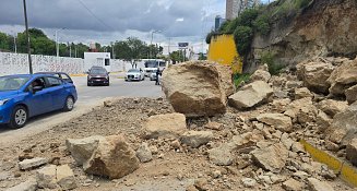 Lluvias torrenciales provocan deslave, autos varados y daños materiales en Puebla capital