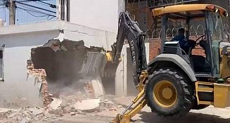 Ayuntamiento de Puebla retira estructuras y bardas construidas sin permiso