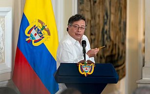 Gustavo Petro llama a migrantes colombianos en EE.UU. a regresar al país