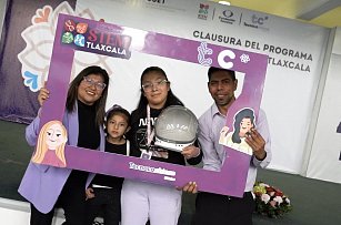 Inicia tu camino en STEM con el programa Tecnolochicas: ¡regístrate ya!