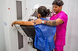 Jornadas de salud gratuita benefician a familias en juntas auxiliares