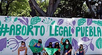 Feministas celebran despenalización del aborto en Puebla y exigen reformas