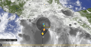 Huracán John se intensifica a categoría 2 y amenaza costas de Oaxaca y Guerrero