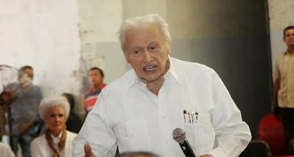 Muere el periodista Mario Renato Menéndez fundador de Por Esto!