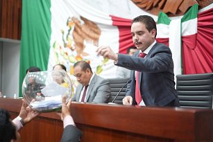 Emilio de la Peña justifica su nula iniciativa en legislatura productiva