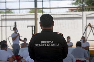 FGR va contra exmandos del sistema penitenciario federal por corrupción en 8 Ceferesos
