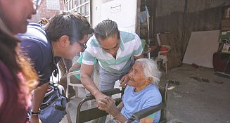 SMDIF interviene para apoyar a mujer de 97 años en situación de vulnerabilidad en Puebla