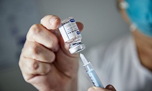 Afirman que vacuna rusa Sputnik V es doblemente eficaz contra la variante ómicron que otras dosis