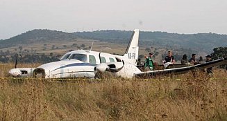 Aterrizaje de emergencia en Puebla: Avioneta desciende en fraccionamiento