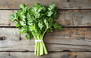 Apio: un vegetal ideal para perder peso de forma natural