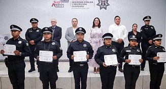 Entrega Lupita Cuautle uniformes a policías de San Andrés Cholula 