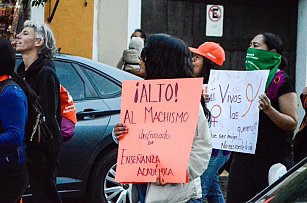 Feministas en Tlaxcala marchan por justicia y seguridad para las mujeres