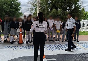 Visita del Departamento de Educación Vial al Bachillerato Blandina Torres de Marín