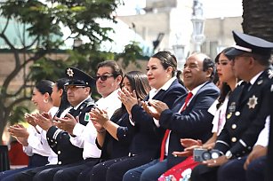 Participaron 10 escuelas en desfile cívico de Chiautempan