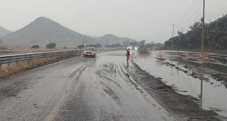 Aguacero en Tequexquitla provoca deslave sobre autopista Tlaxcala- Puebla 