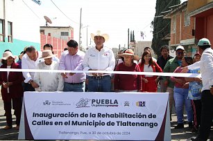 Gobernador Sergio Salomón inaugura techado en bachillerato de Puebla