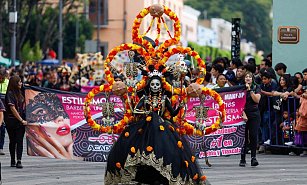 Feria Tlaxcala 2024: Un desfile lleno de color, música y tradición