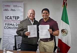 Firma Omar Muñoz convenio de colaboración con el ICATEP 