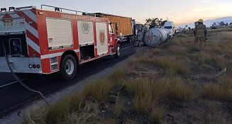 Se vuelca pipa cargada de combustible en la autopista Amozoc-Perote sin causar víctimas