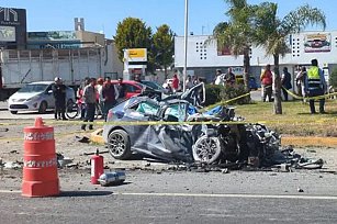 Fatal Accidente en México-Pachuca: Audi Choca Contra Camión, Un Muerto