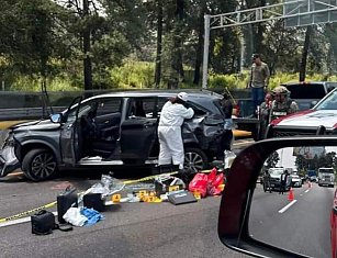 Esposa del alcalde de Calpan es asesinada en su vehículo sobre la autopista México-Puebla