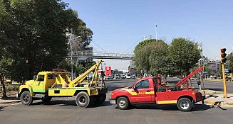 Protesta de trabajadores de grúas bloquea la 105 Poniente por cobros excesivos