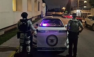 Falsa patrulla usada en asaltos es asegurada por la Guardia Nacional en Amozoc