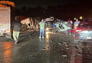 Volcadura en la autopista México-Puebla causa caos y filas de 14 km