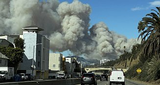 Incendios forestales en Los Ángeles destruyen casas de celebridades