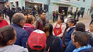 Comerciantes piden intervención de Movimiento Antorchista ante desalojo en la capital