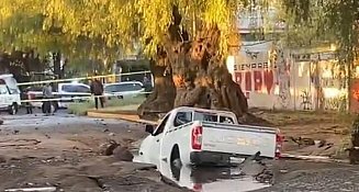 Mega socavón en Ecatepec: camioneta atrapada y vecinos exigen solución