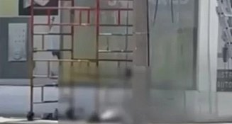 Rotulista sufre descarga eléctrica mientras trabajaba en Salina Cruz