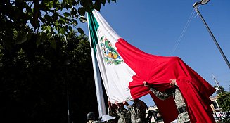 Reafirma Lupita Cuautle valores cívicos y de legalidad en ceremonia