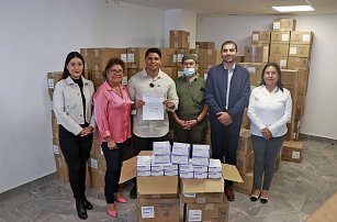 Omar Muñoz y Tere Alfaro refuerzan los servicios de salud del SMDIF 