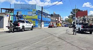 Abandonan dos cadáveres al interior de un vehículo en inmediaciones del mercado Hidalgo