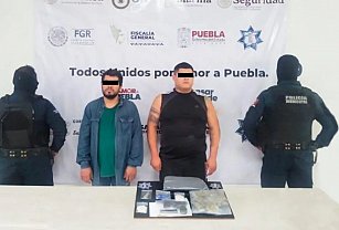 Detienen a dos presuntos narcomenudistas en Tehuacán