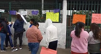 Protestan padres de familia en escuela de San Pedro Cholula por destitución de docente